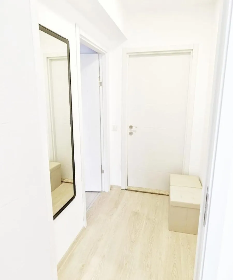 Airport Apartment 70 Squared Meters Otopeni