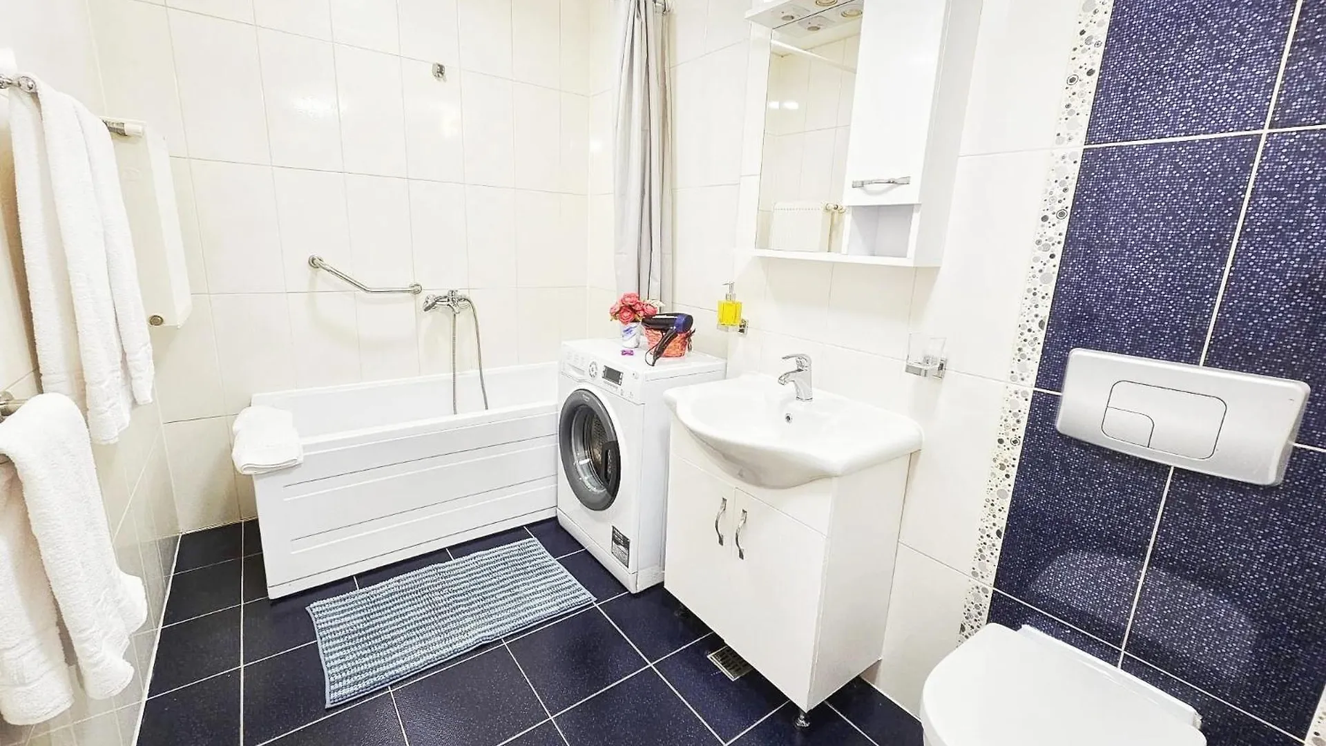 Airport Apartment 70 Squared Meters Otopeni 0*,  Romania